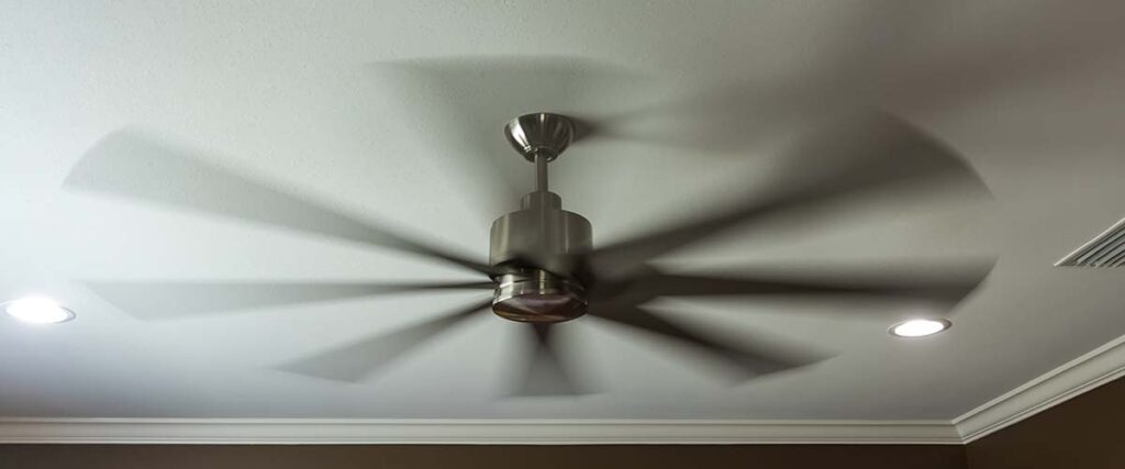 the right ceiling fan direction for cool summers and cozy winters